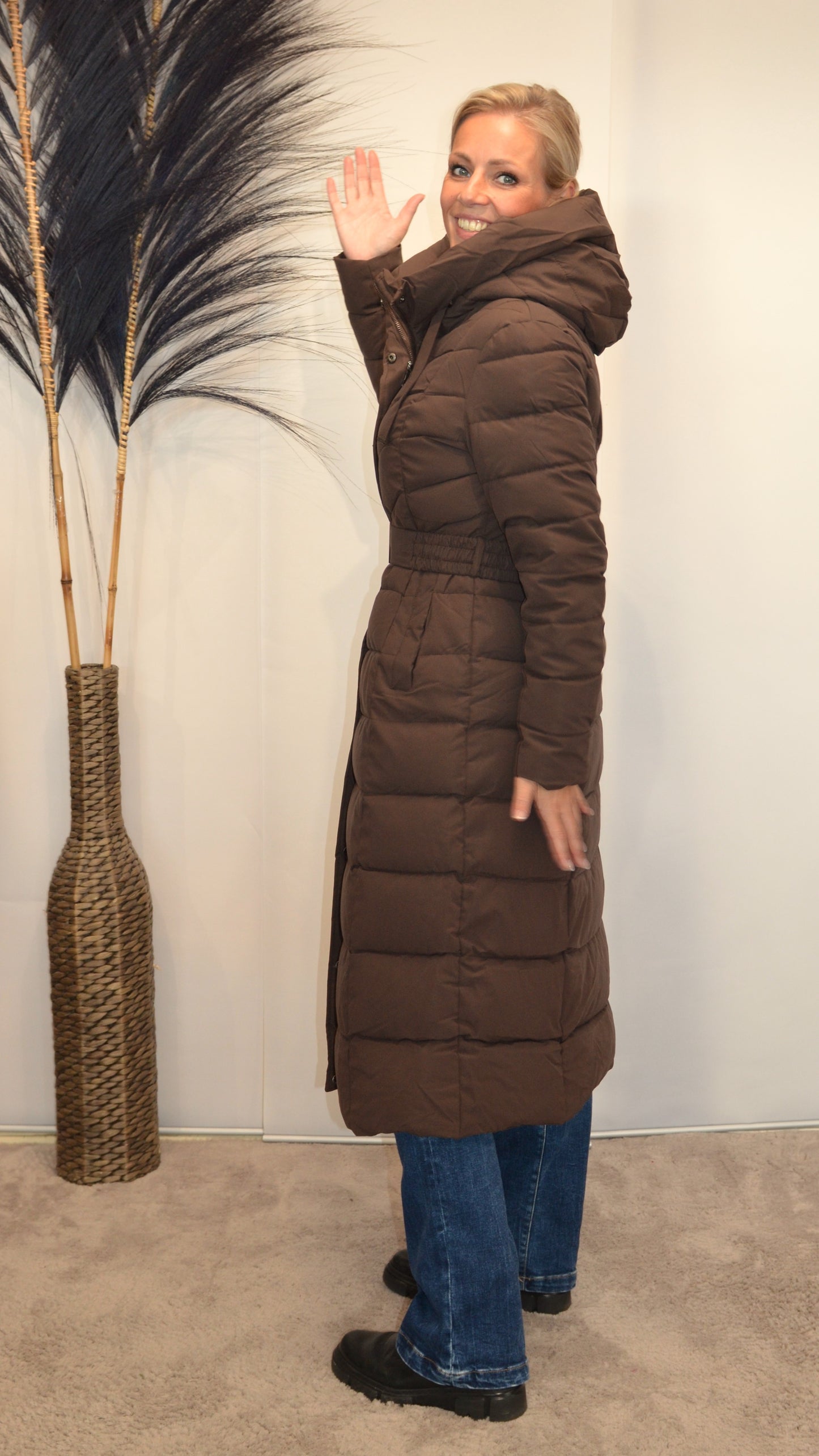 Winter Mantel " Abby"
