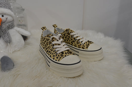 sneaker Gr 36